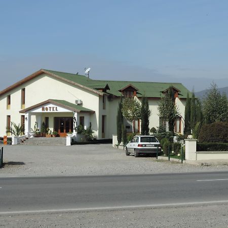 Hotel Emocia Natakhtari ภายนอก รูปภาพ