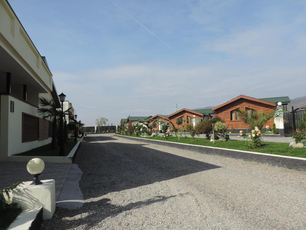 Hotel Emocia Natakhtari ภายนอก รูปภาพ