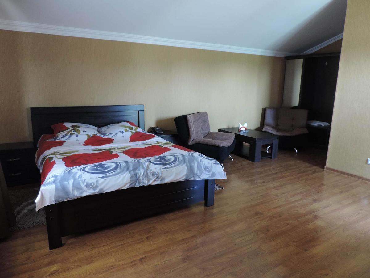 Hotel Emocia Natakhtari ภายนอก รูปภาพ