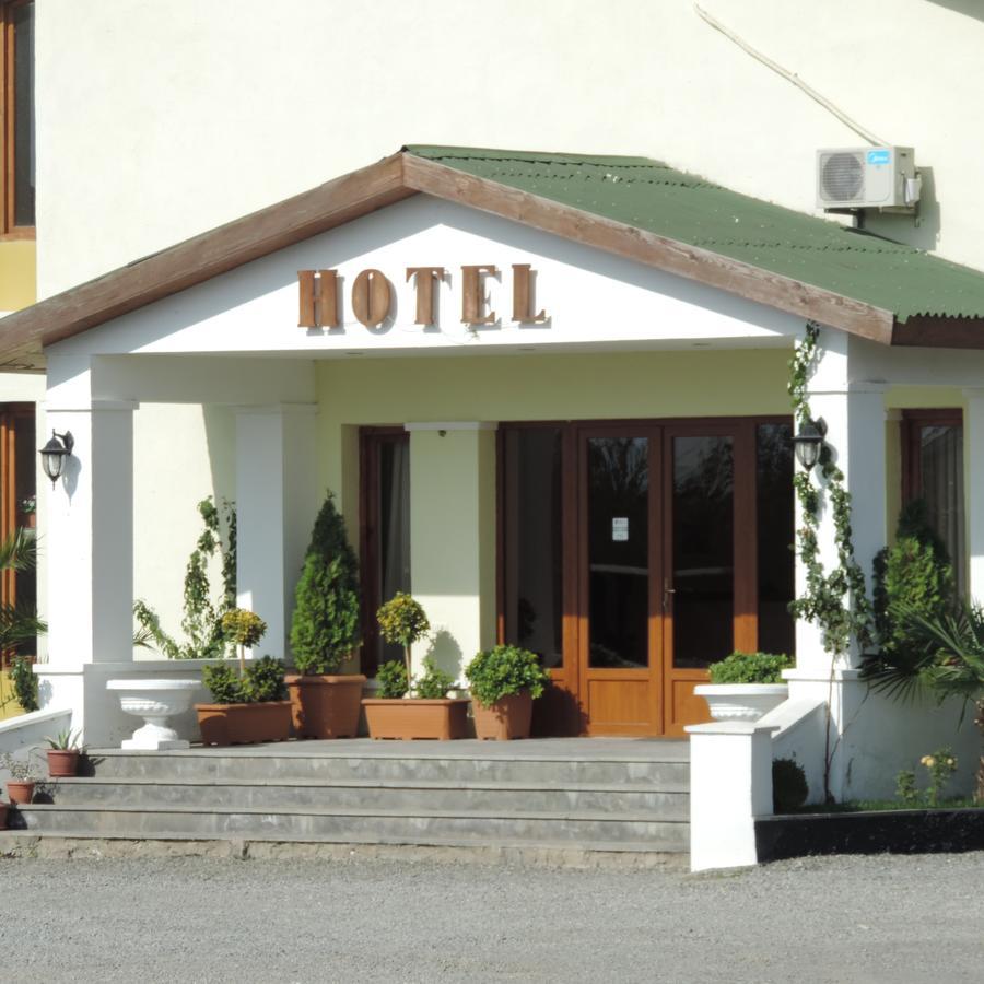 Hotel Emocia Natakhtari ภายนอก รูปภาพ