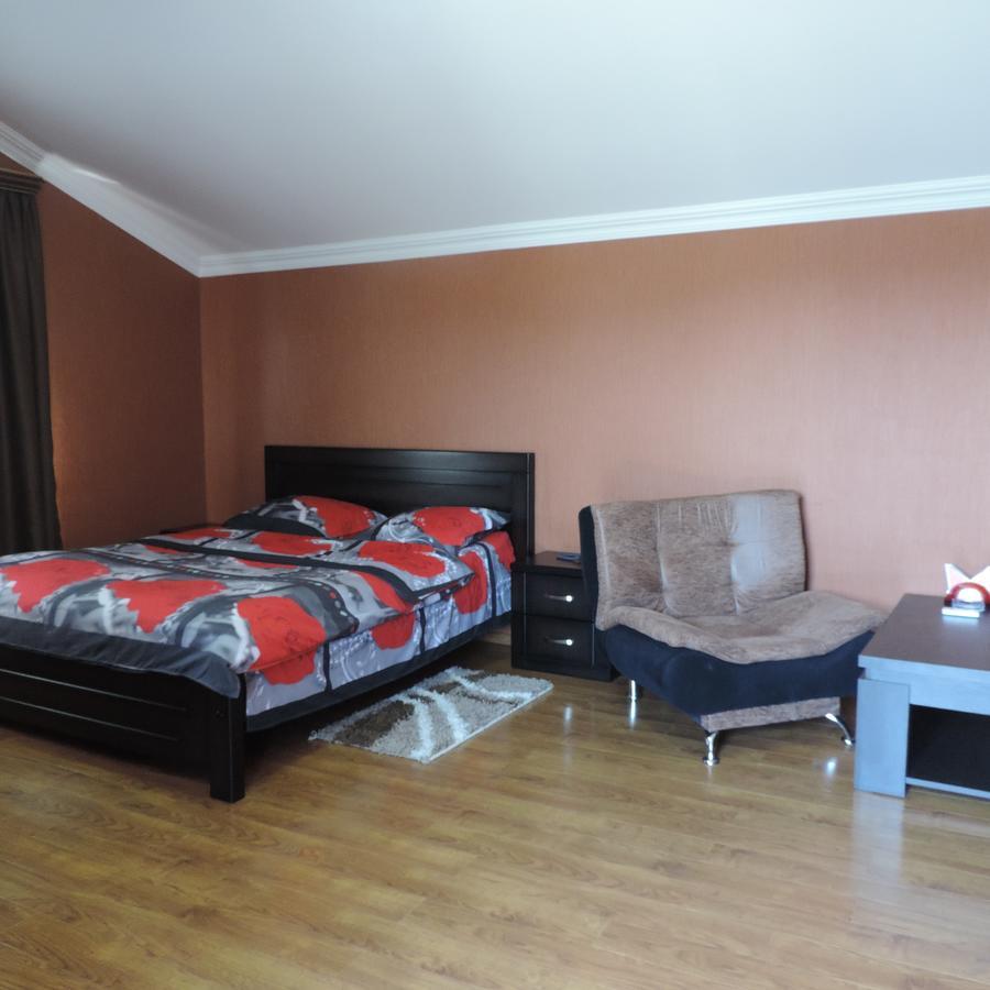 Hotel Emocia Natakhtari ภายนอก รูปภาพ