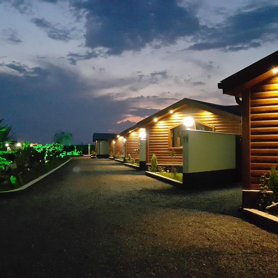 Hotel Emocia Natakhtari ภายนอก รูปภาพ