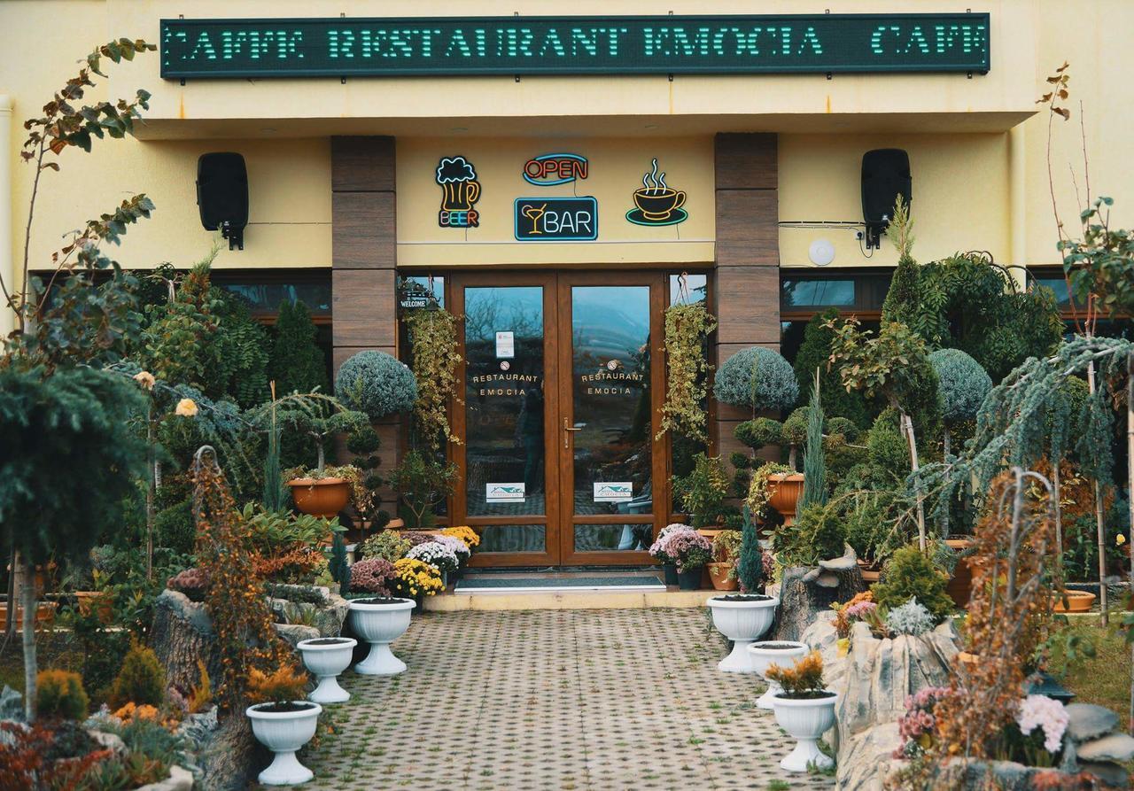 Hotel Emocia Natakhtari ภายนอก รูปภาพ